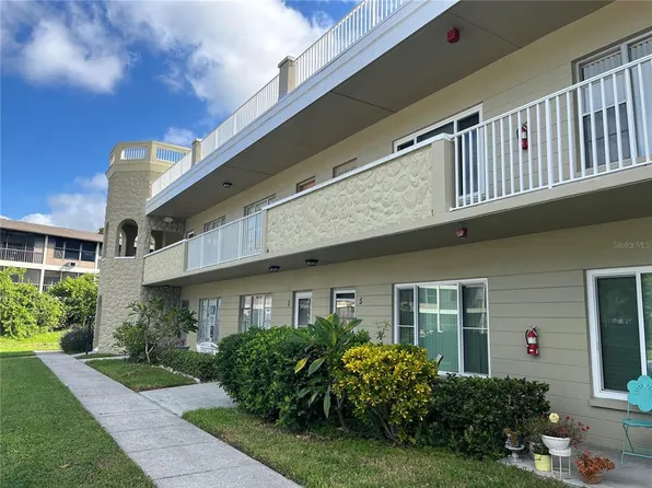 2391 Sumatran Way APT 9, Clearwater, FL 33763