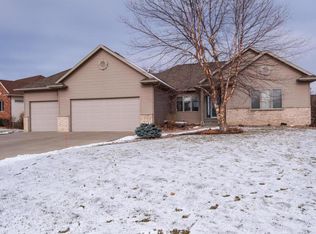 3724 Stone Point Dr NE, Rochester, MN 55906