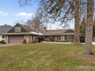 2861 Woodcliff Cir SE, East Grand Rapids, MI