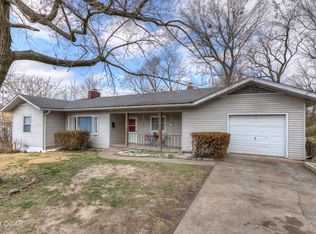 800 Walnut Dr, Neosho, MO 64850