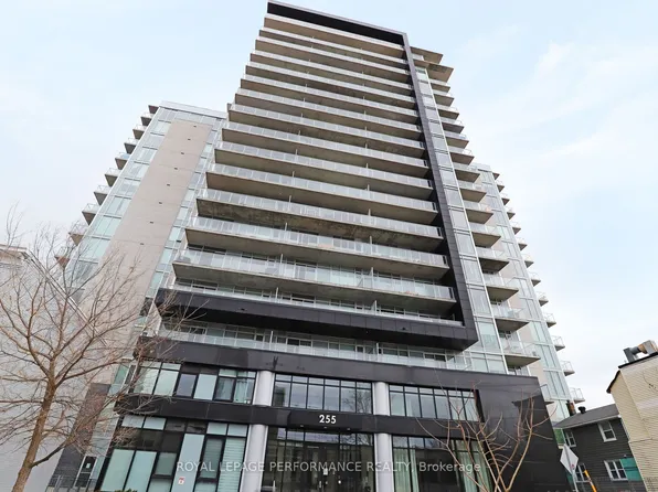 255 Bay St #207, Ottawa, ON K1R 0C5