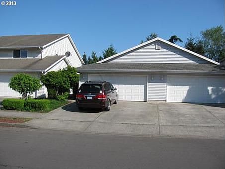 1st image of 9011 NE Lewis Dr