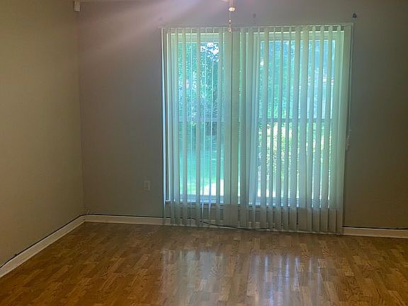 5th image of 8145 Royalwood Dr