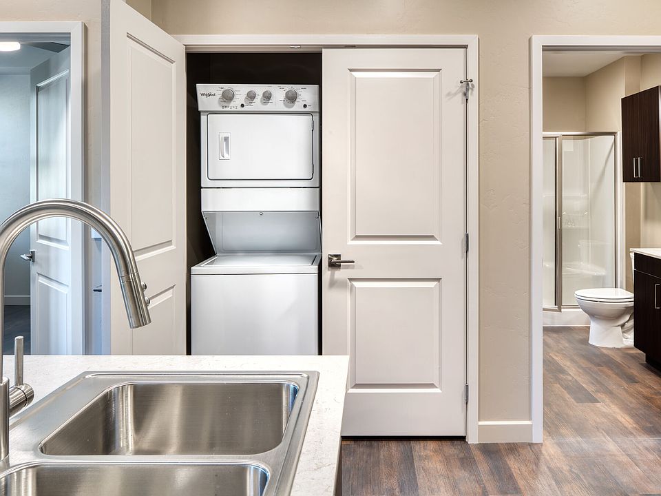 Washer & Dryer Included