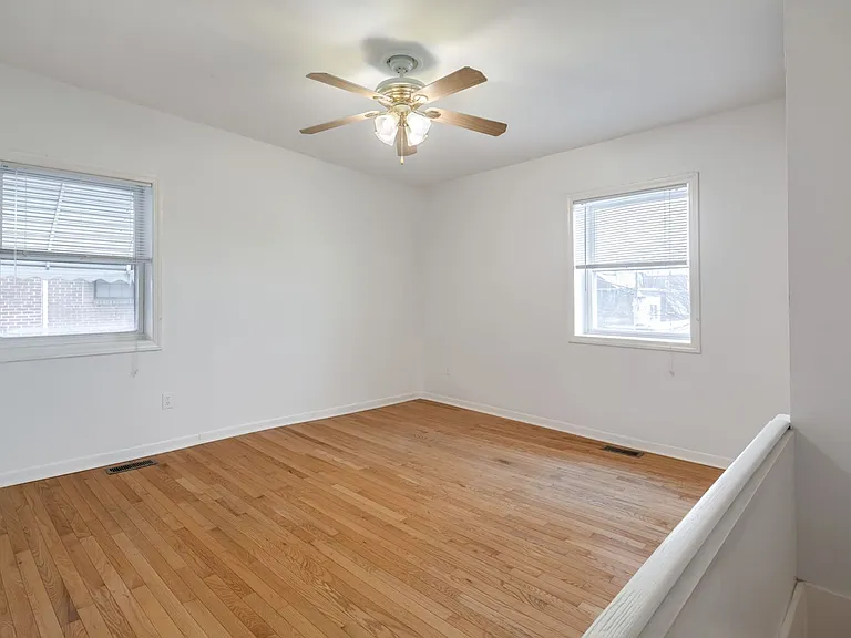 1202 S Alder St — Photo 6