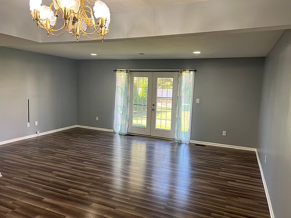 4th image of 8103 Clay Ct #22
