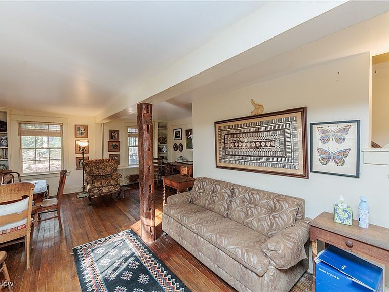 Listing photo 5