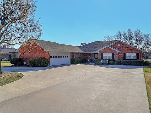 2nd image of 114 Cocopa Dr