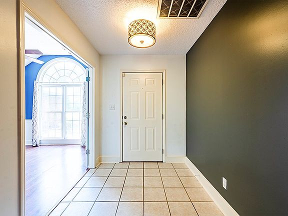 4th image of 129 Winchester Dr