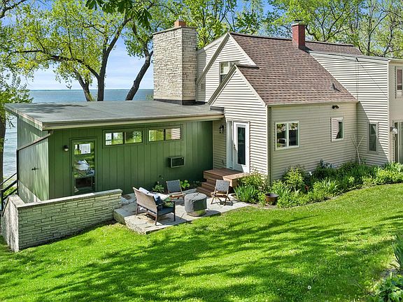 2nd image of 2825 Nicolet Dr