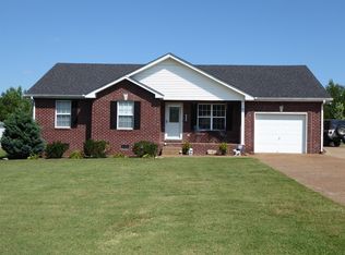 1040 Deasy Ln, Portland, TN 37148