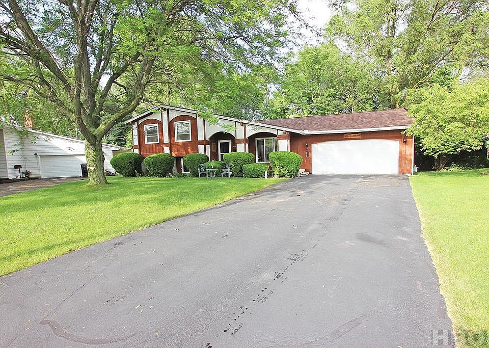 1st image of 482 Eisenhower Dr