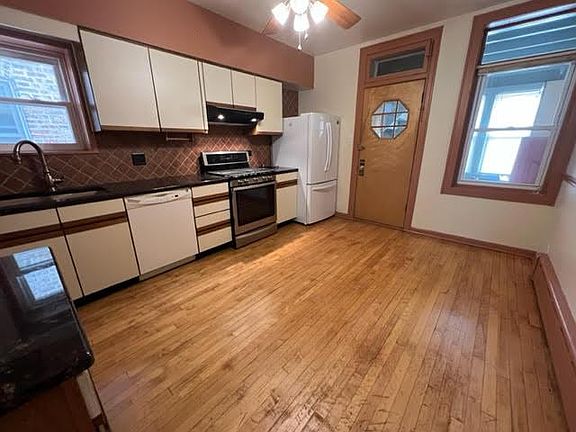 3rd image of 5336 N Austin Ave #1