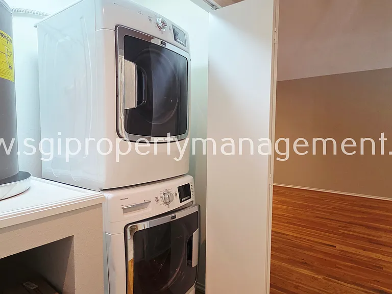 4616 W Lovers Ln — Photo 14