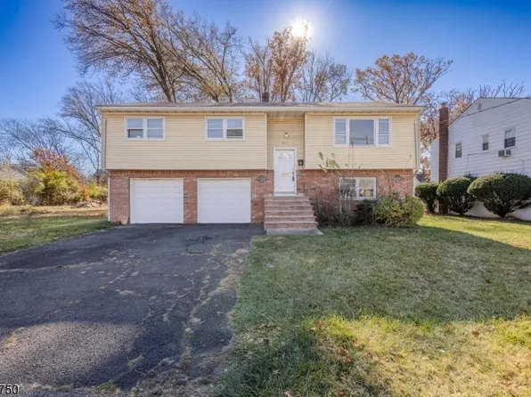 221 W 2nd Ave, Roselle Boro, NJ 07203