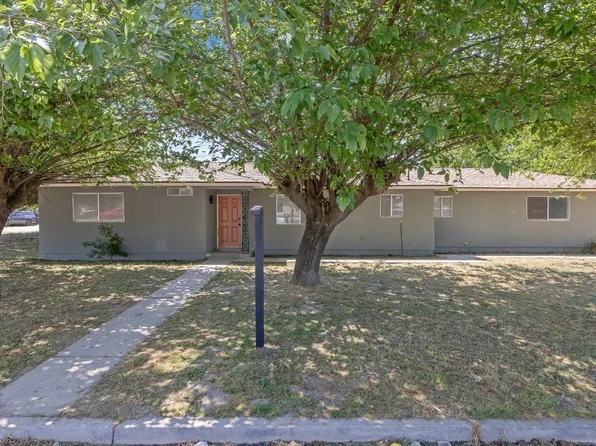 465 Woods Ave W, Tipton, CA 93272