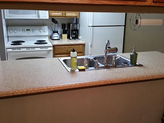 Kitchen with all appliances