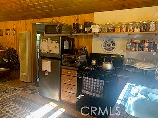 3rd image of 402 Burnt Mill Canyon Rd