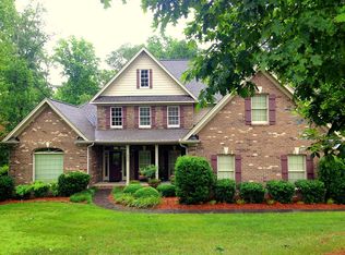 5820 Elkton Dr, Oak Ridge, NC 27310