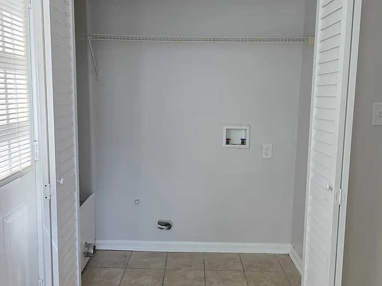 1504 Cain Ct N — Photo 10