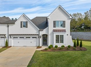 933 Clubview Ct, Auburn, AL 36830