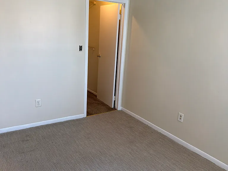 700 N Franklin Blvd #1406 — Photo 1