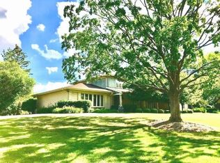 5 Lambeth Ct, Oak Brook, IL 60523