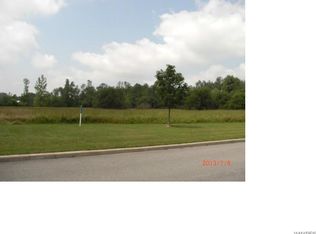 10165 Shamus Ln, Clarence, NY 14031