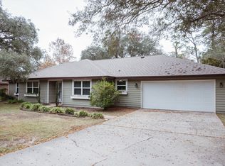 16 Mariners Ln, Mary Esther, FL 32569
