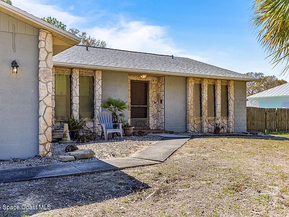3rd image of 4651 N Friday Cir