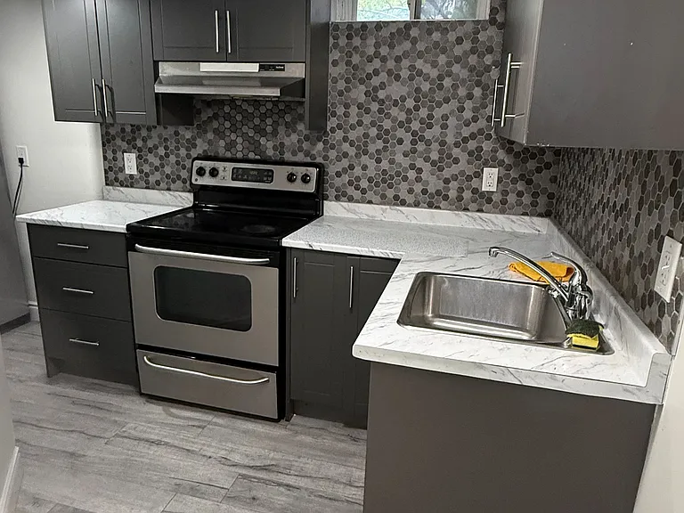50 Thorntree Cres #BASEMENT — Photo 6