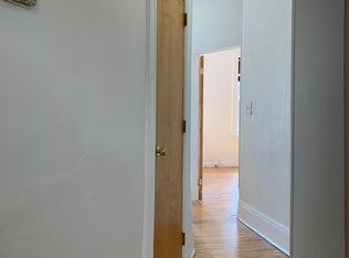 25-39 36th St #2R, Astoria, NY 11103