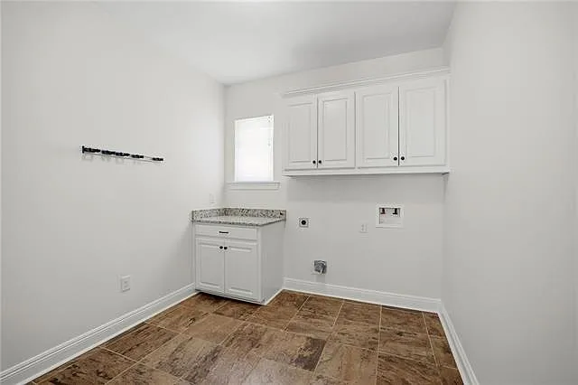 8929 Greenleaves Dr — Photo 20