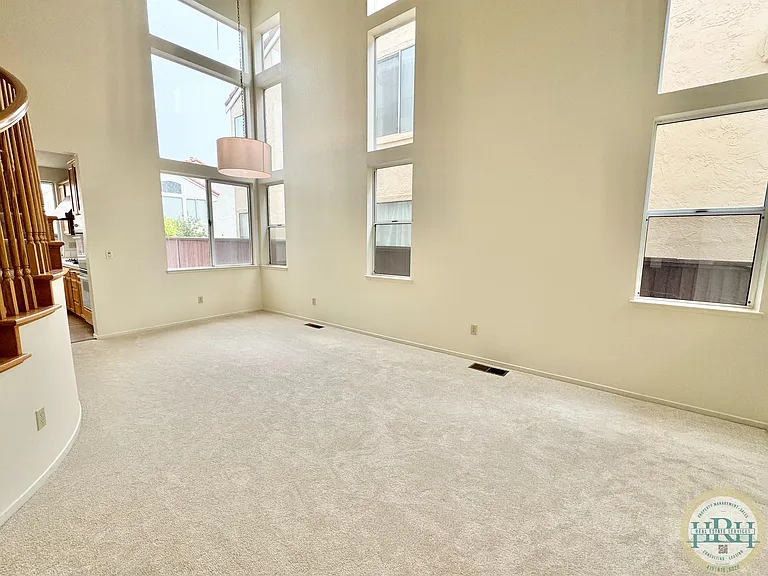 318 Cerro Dr — Photo 9