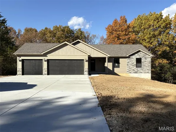 25156 Woodridge Dr, Warrenton, MO 63383