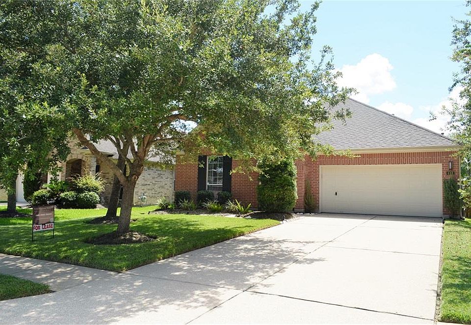 1st image of 411 Livingstone Ln