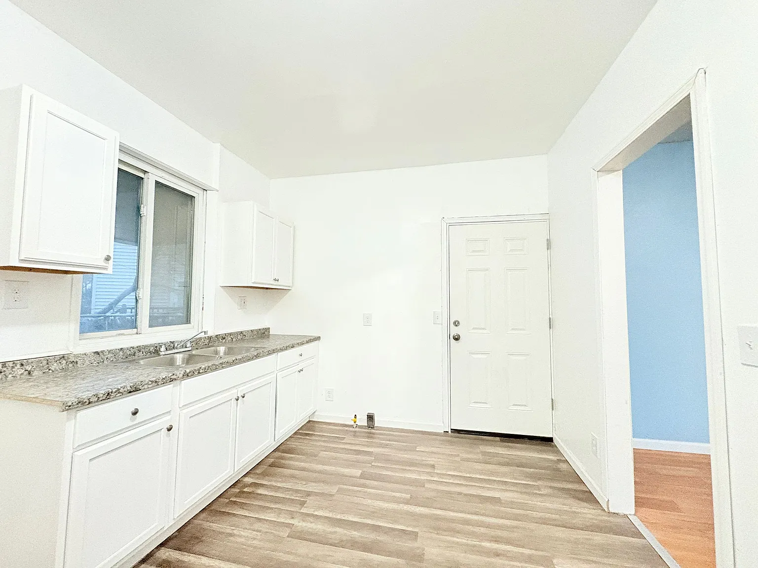 3 bed, 1082 sqft, $1,000 — Photo 2