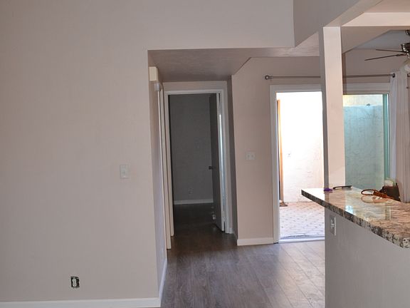 4th image of 2812 E Valley Pkwy Unit L