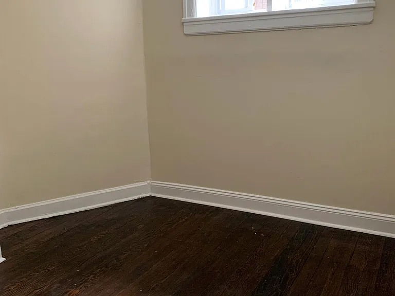 Arts and Crafts Apartments — Photo 15