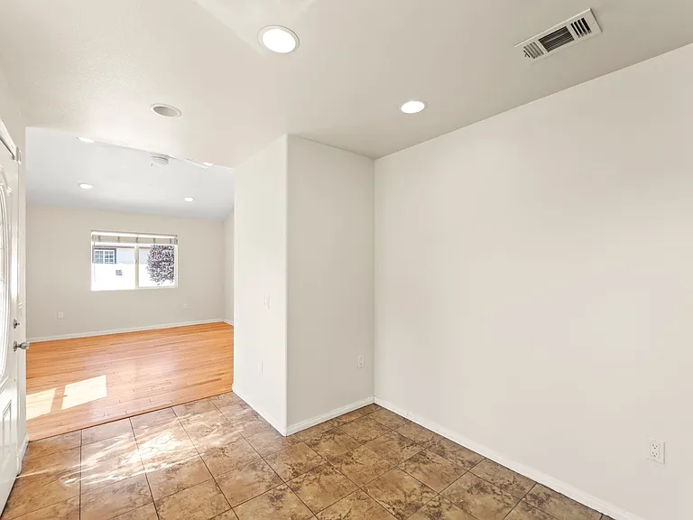 260 Acacia St — Photo 8