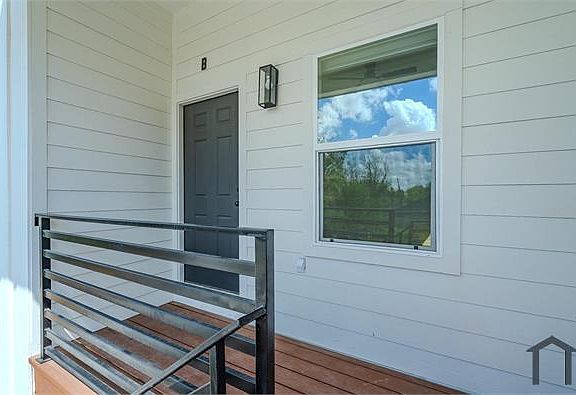 5th image of 303 Cartersville St #B
