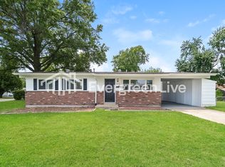 1570 Mullanphy Ln, Florissant, MO 63031