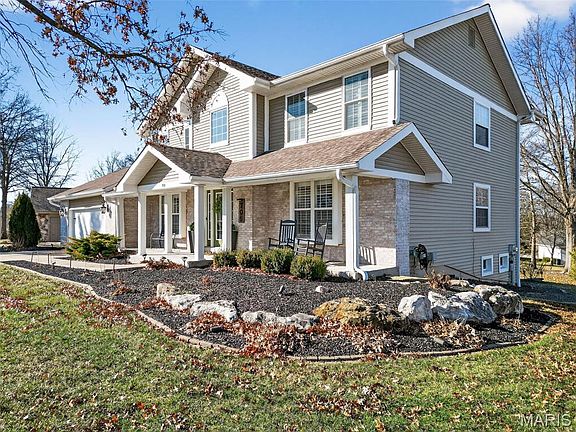 5th image of 709 Scarlet Oak Dr
