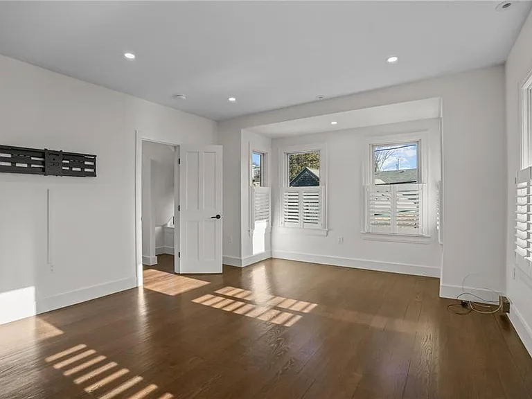8 Cross St #2 — Photo 12
