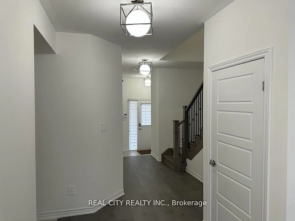 4 bed, $3,200 — Photo 2