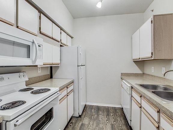 2nd image of 2801 Turnberry Dr #531