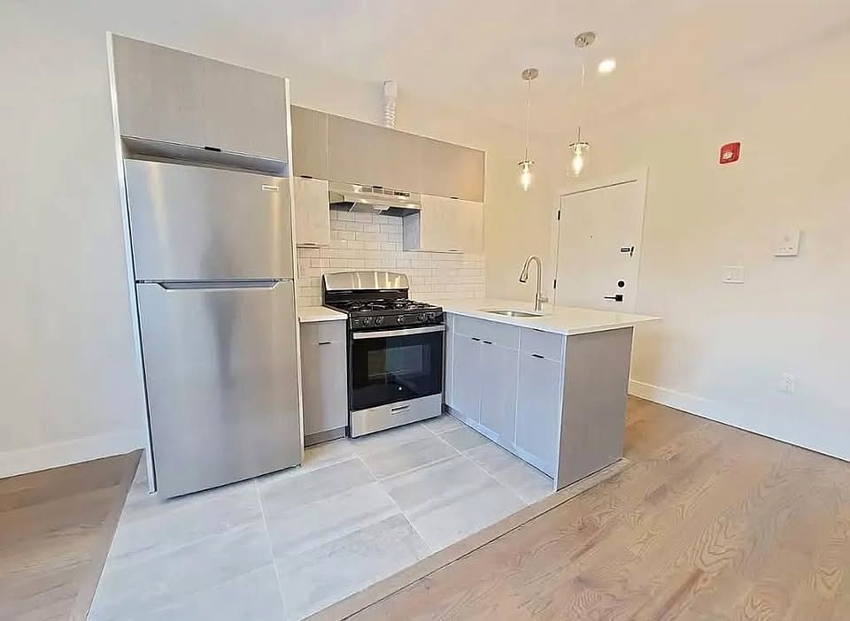 2nd image of 5932 Summer St