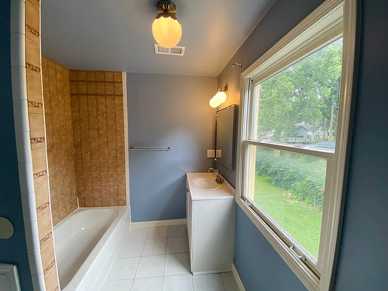 3909 Bell St #2 — Photo 10