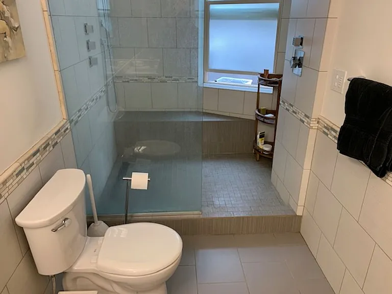 2111 Westlake Ave N #101 — Photo 18