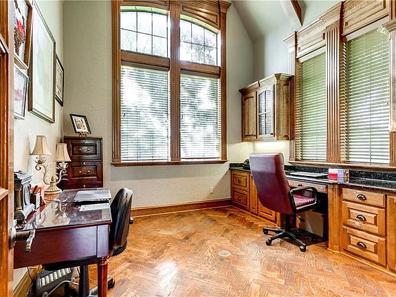 4th image of 6204 Equestrian Ct